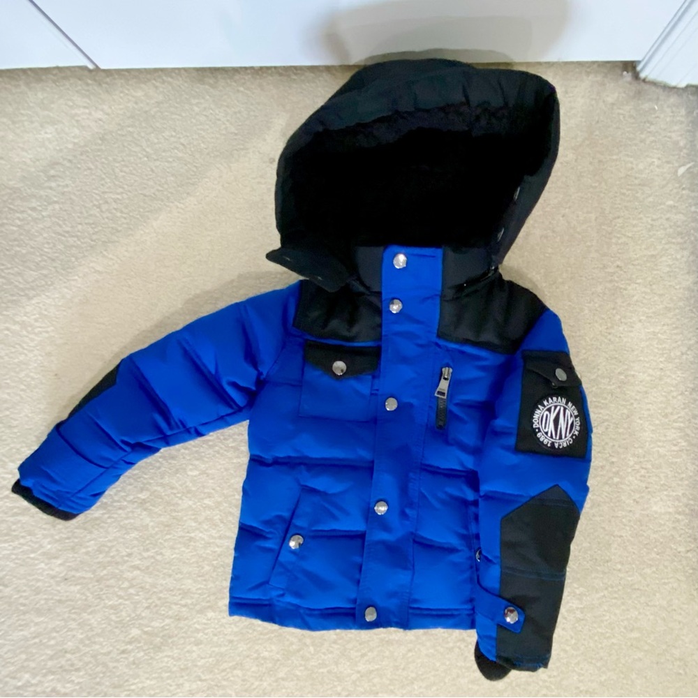 Like new 3T DKNY blue and black winter jacket